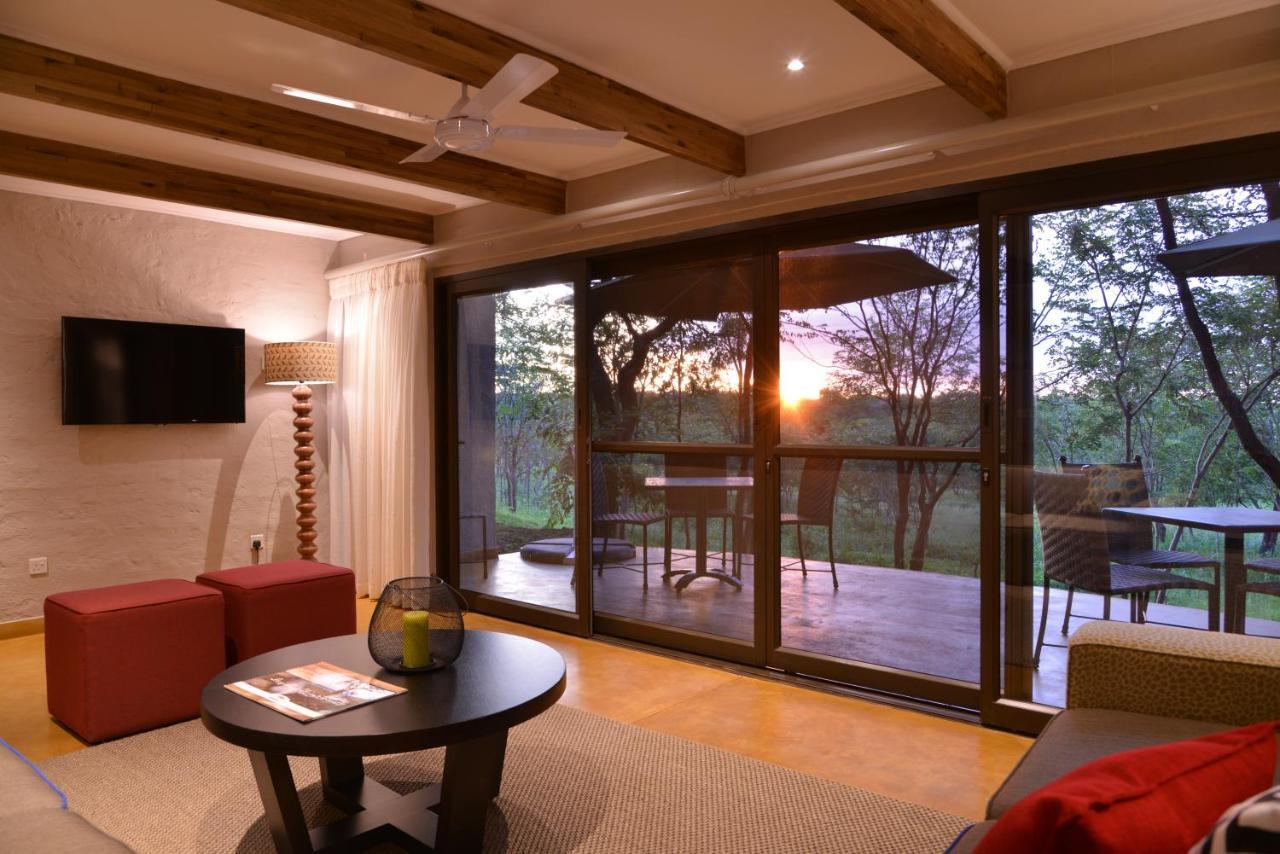 Victoria Falls Safari Suites Quarto foto